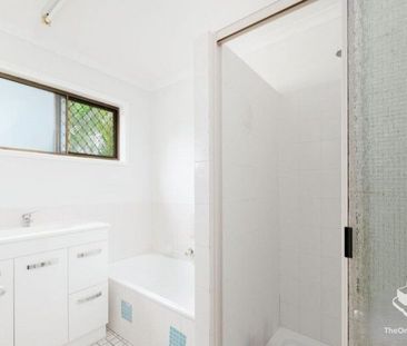 Moderna and comfortable 3 Bedroom gardening included - Photo 5