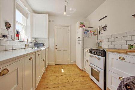 3 bedroom terraced house to rent - Photo 4