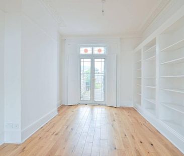 4 bedroom end of terrace house to rent - Photo 1