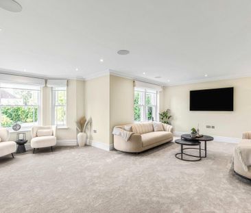 5 bedroom detached house to rent - Photo 2