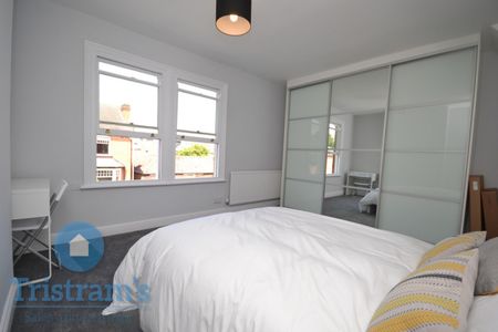 4 bed Mid Terraced House for Rent - Photo 4