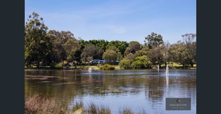Family home by the lake - Photo 3