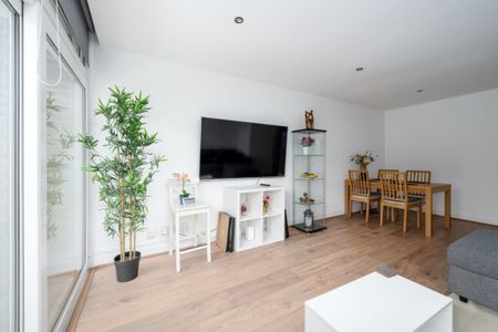 18 Pinewood Court, Clarence Avenue, London SW4 8LB, UK, London - Photo 5