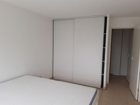 Location Appartement 2 pièces 40m² BORDEAUX 33300 - Photo 3