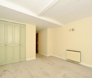 1 bedroom retirement property to rent - Photo 2