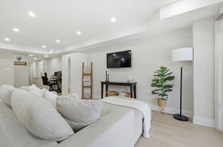 For Lease - 69 Pine Gate Place, Whitby, Ontario - Photo 3