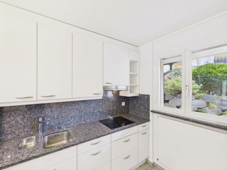 Charming and spacious corner row single-family house in a sought-after location of Allschwil - Photo 5