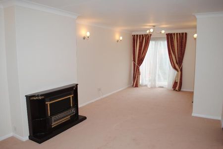 3 bedroom semi-detached house to rent - Photo 4