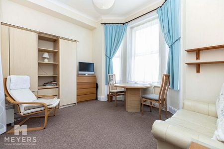 Studio to rent - Photo 2