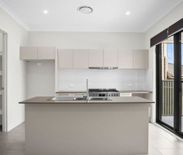 Luxurious 4-Bedroom Home with Stunning Escarpment Views - Photo 3