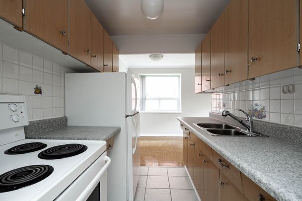 365 Eglinton Avenue East - Photo 1