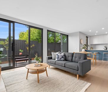 Stunning Property in Superb Location! - Photo 1