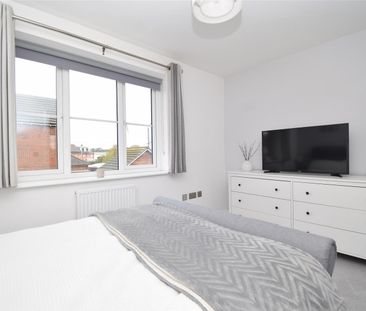 Beecham Square, Castleford - Photo 1