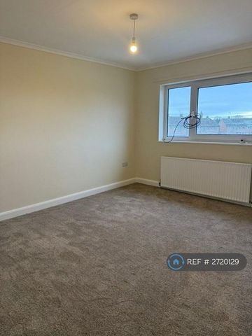 3 bedroom detached house to rent - Photo 4