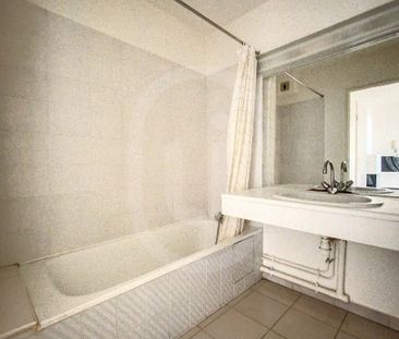 Location Appartement 2 pièces 46m² MONTPELLIER 34090 - Photo 2