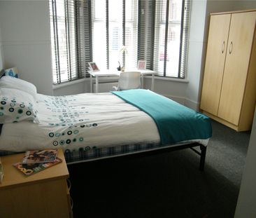 5 bedroom semi-detached house to rent - Photo 4