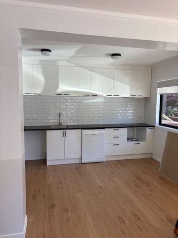 Modern 3 Bedroom Apartment in Torbay - Photo 2