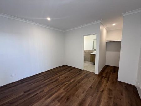 26 Gumblossom Ave, Piara Waters - Photo 3