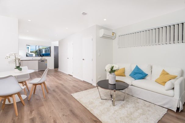 MANGERE BRIDGE, 3 BEDROOMS - Photo 1