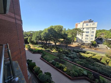 3 bedroom flat to rent - Photo 2