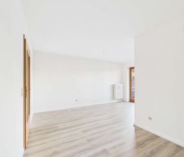 Helle 2-Zimmer-Wohnung mit Balkon in Lengenfeld– sofort bezugsfertig! - Photo 1