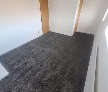 2 bedroom semi-detached house to rent - Photo 4