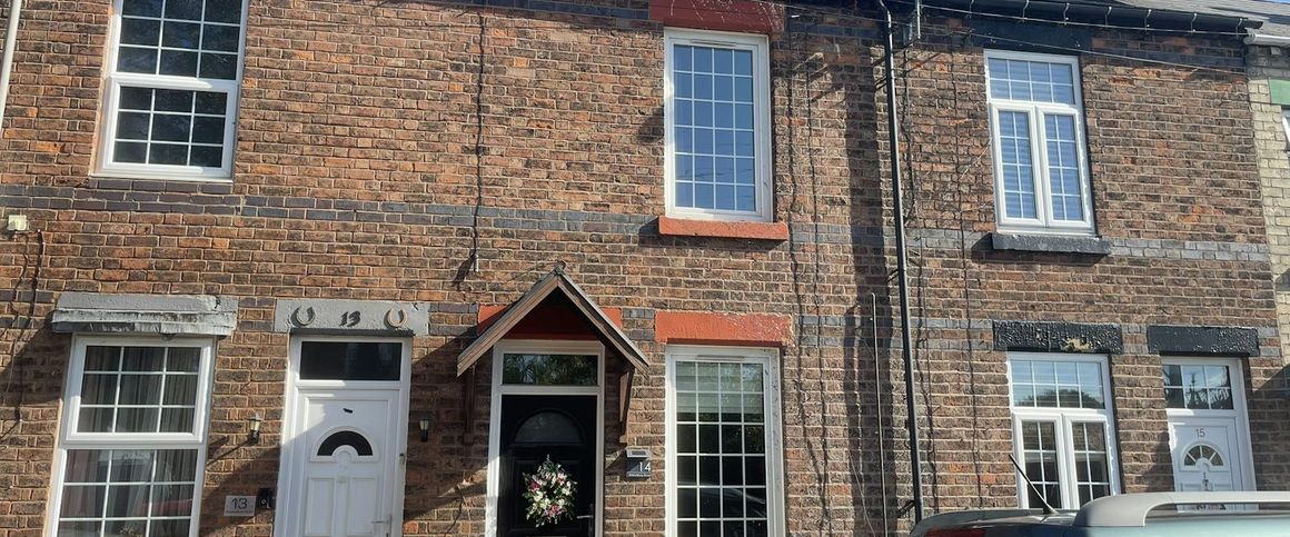 Terraced House to rent on - Photo 1