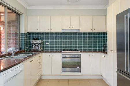 Spacious and Versatile Family Home - Photo 4