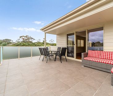 PRIME LOCATION ONLY METRES TO TYRONE FORESHORE - Photo 4