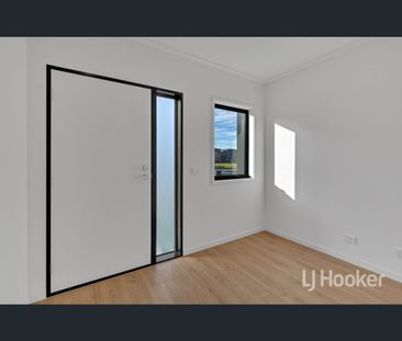 35 Phoenix Road, Altona North, Vic 3025 - Photo 3