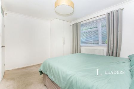 3 bedroom bungalow to rent - Photo 2