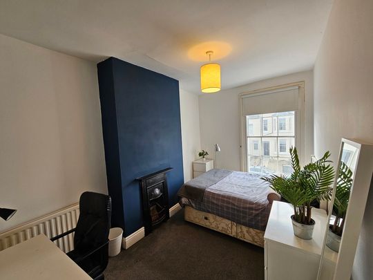 6 Bed Student Accommodation - Photo 1