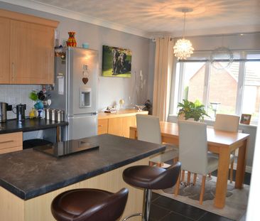 Detached house to rent on - Photo 3