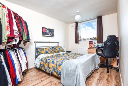 3 bedroom flat to rent - Photo 5