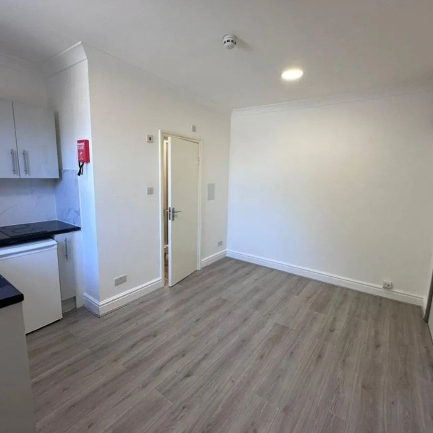 Studio Flat, Lordship Lane, SE22 - Photo 1