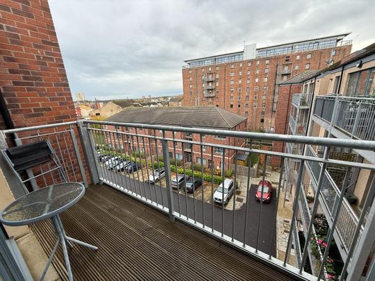 2 bedroom flat to rent - Photo 1