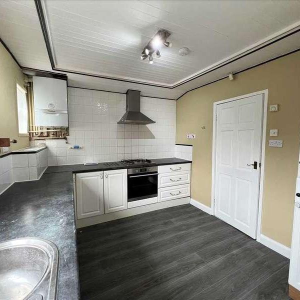 Endcliffe Crescent, Scarborough, YO12 - Photo 1