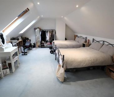 5 bedroom detached house to rent - Photo 4