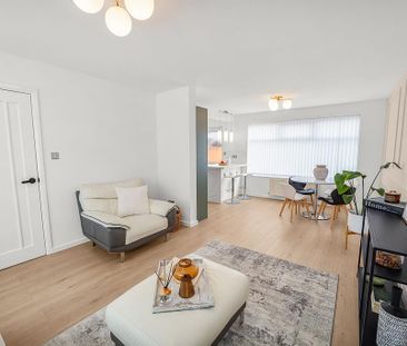 3 bedroom terraced house to rent - Photo 3