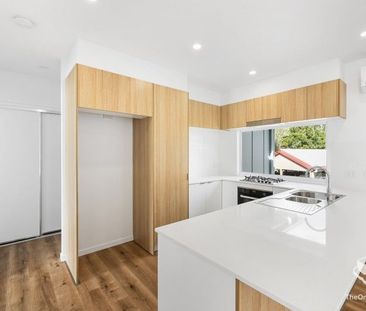 Brand New 4 Bed with Solar - Photo 3