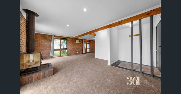 🏡 !! For Rent | Stylish 3-Bedroom Home Close to Transport, Shopping & Schools !! - Photo 1