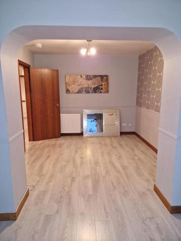 3 bedroom terraced house to rent - Photo 4