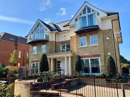 Wayneflete Place, Esher, Surrey, KT10 flat to rent - Photo 3