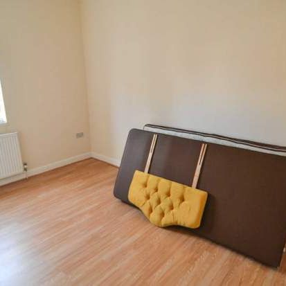 2 bedroom property to rent in Newton Le Willows - Photo 1