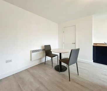 1 bedroom apartment to rent - Photo 2