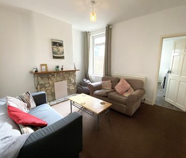 3 bedroom terraced house to rent - Photo 2