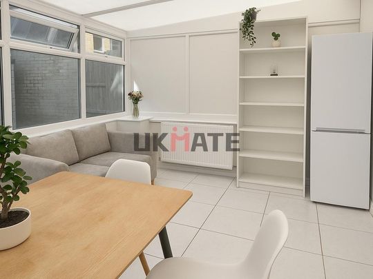 1 bedroom in a house share to rent - Photo 1