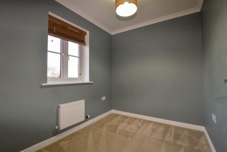 3 bedroom end of terrace house to rent - Photo 4