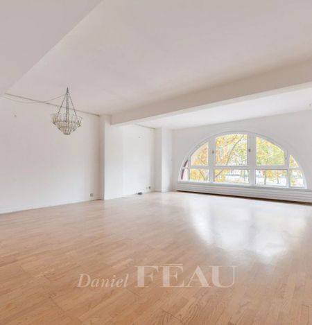 Appartement • Paris 4ème - Photo 3