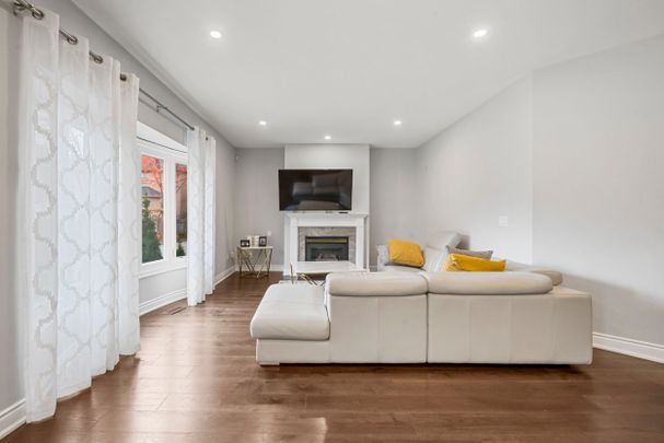 For Lease - 7 Edenbrook Crescent, Richmond Hill, Ontario - Photo 1